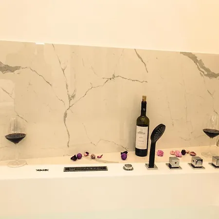 Zeos Finest Jacuzzi * Athens